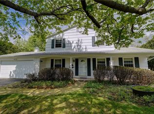 36 Carriage Ct, Pittsford, NY 14534