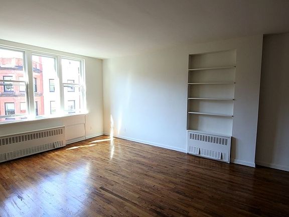 3rd image of 71 W 85th St APT 5B