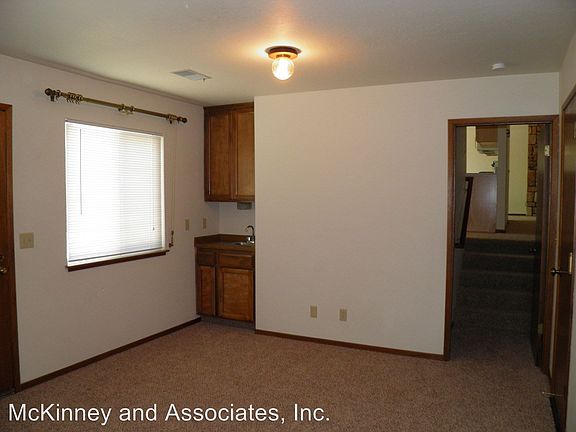 4th image of 713 Lassen Dr