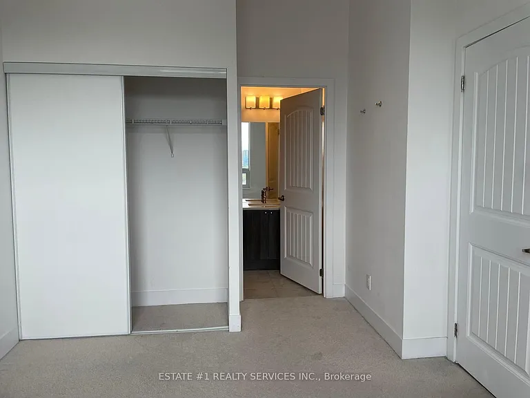 7 Kenaston Gdns #812 — Photo 11