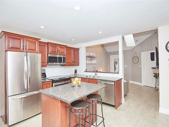 4th image of 23 Ormond St N