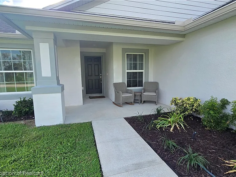 4720 San Lorenzo Dr — Photo 2
