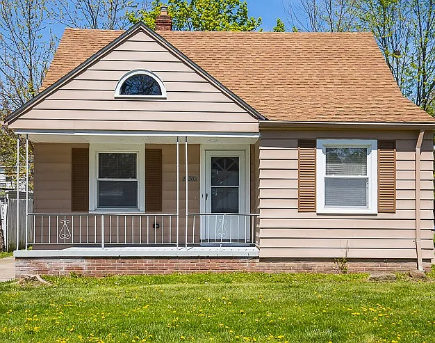 18203 Mapleboro Ave photo 1