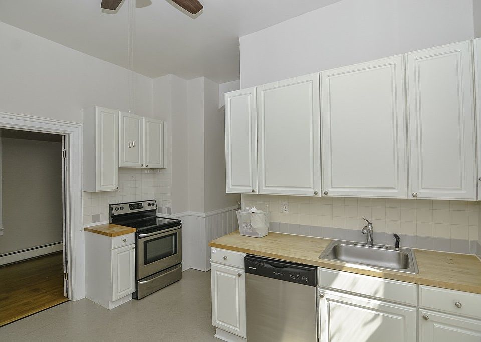 1st image of 1441 W Warner Ave #1