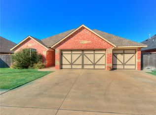 2413 Pumpkin Ln, Weatherford, OK 73096