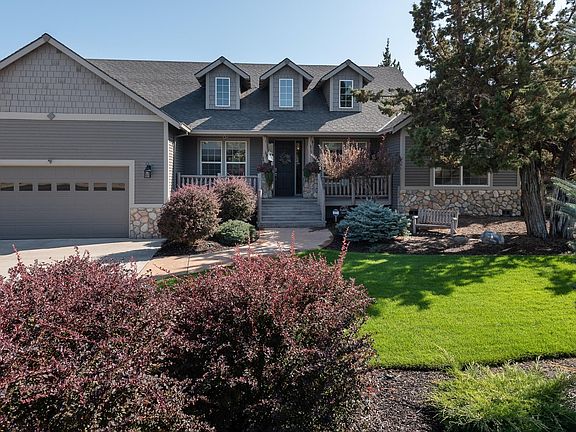 2nd image of 8600 Coopers Hawk Dr