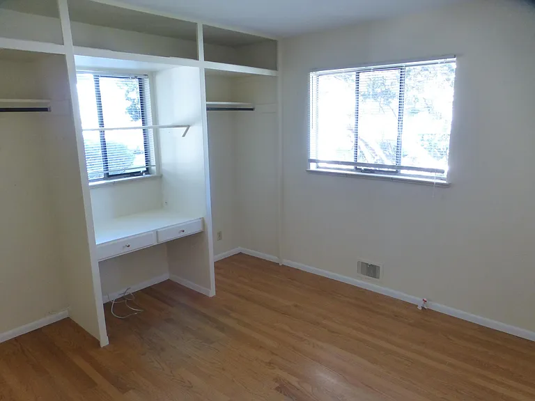 NE Bedroom upstairs