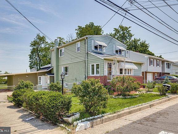 3rd image of 3320 Gladwyn Ave