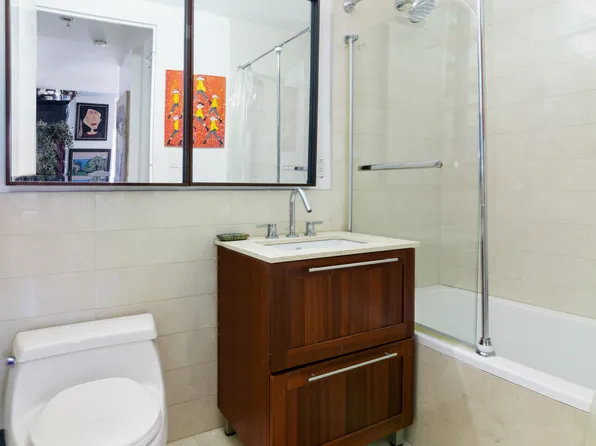 3585 Greystone Avenue image 8 of 9