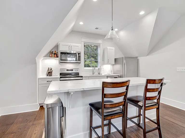 1110 Lillian St #B — Photo 24
