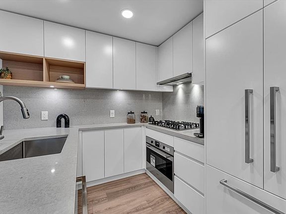 5th image of 1706-4433 Alaska St #1706