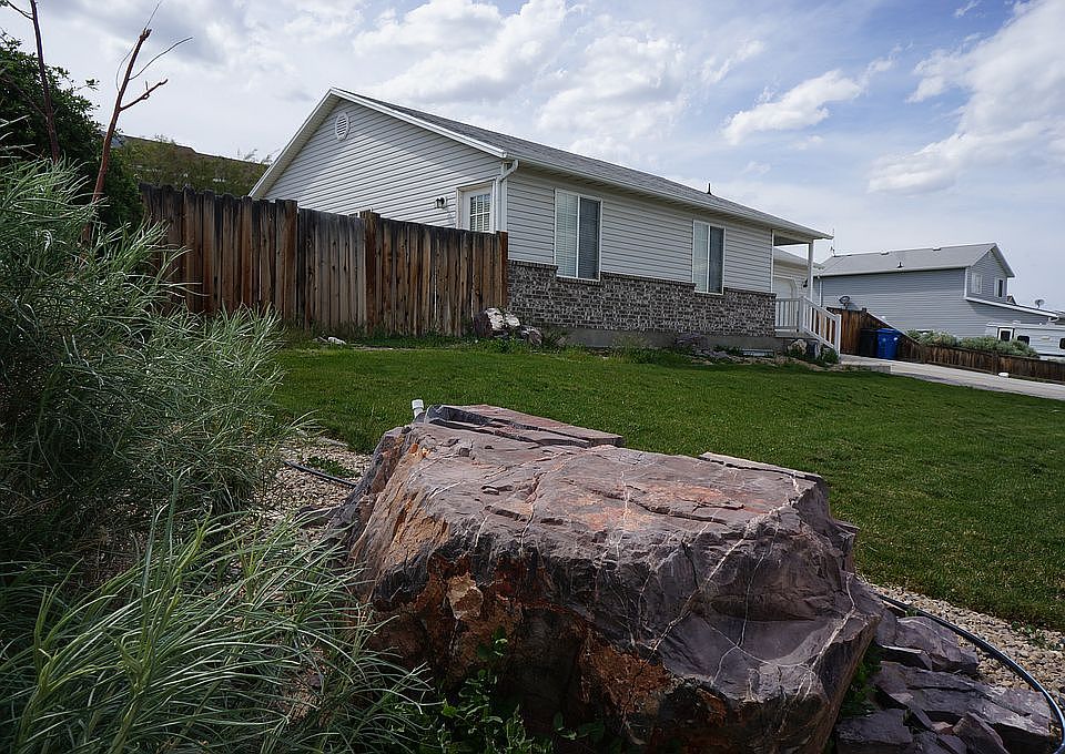 1st image of 4105 S Lake Vista Dr