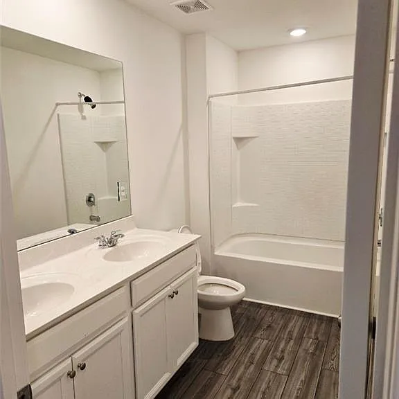 15 Goshawk St — Photo 17