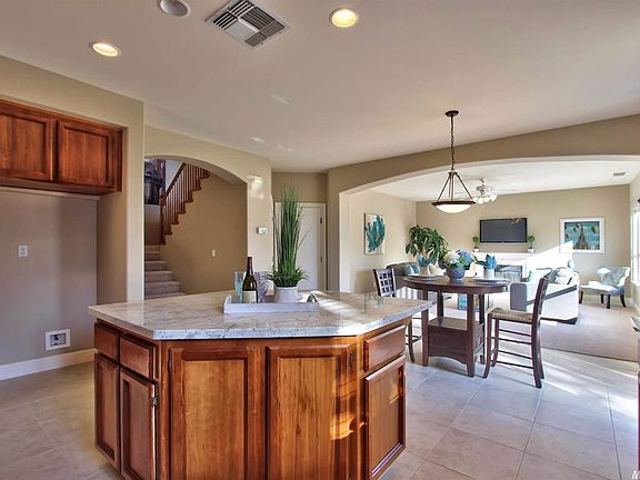5th image of 524 Castillian Ct