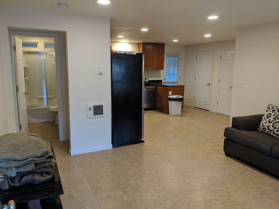 4th image of 6001 6th Ave SE