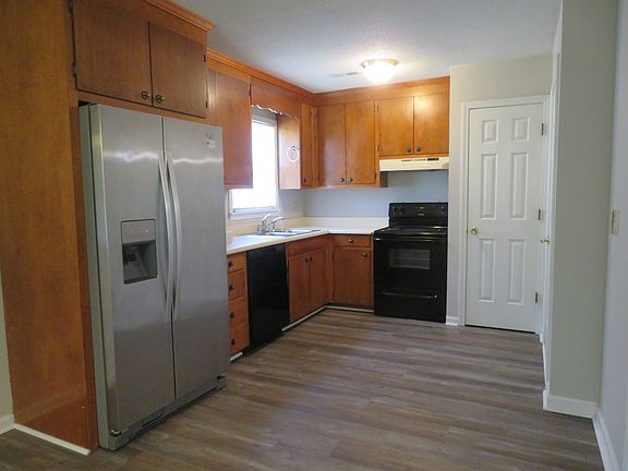 4th image of 2207 Annandale Dr