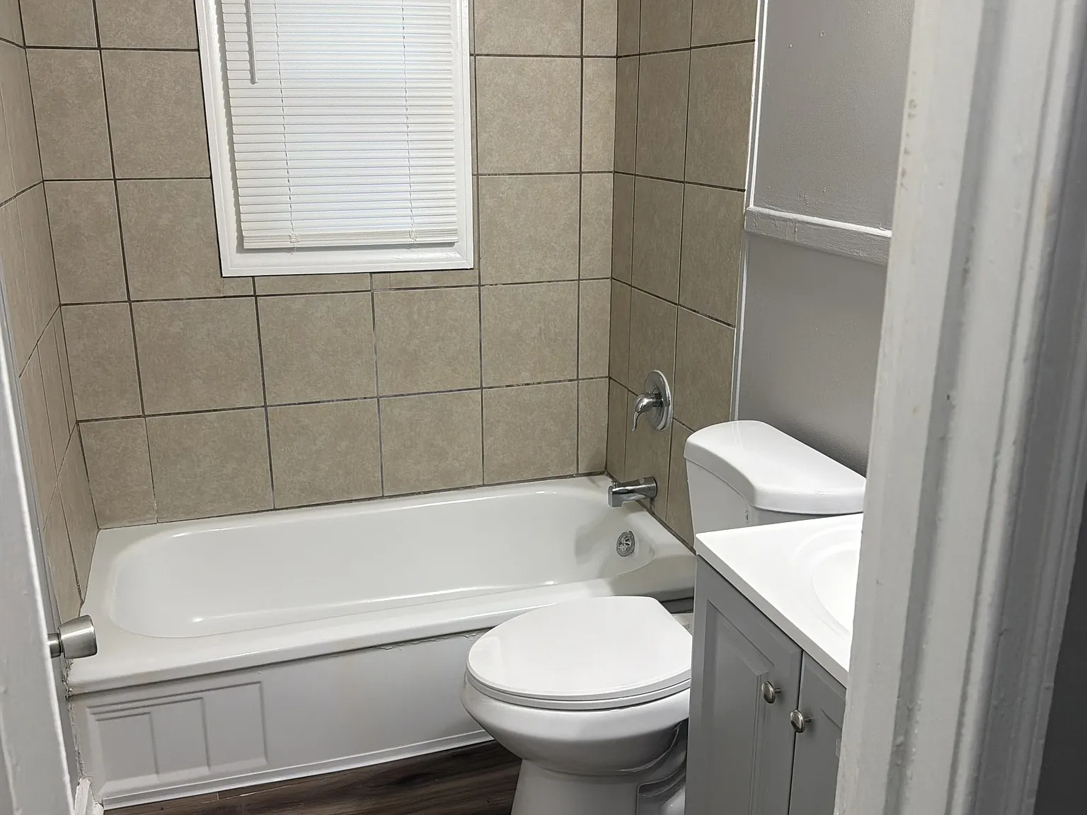 464 Glankler Street - 1 — Photo 4