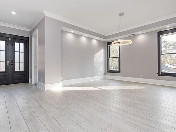 4th image of 2804 Skyland Dr