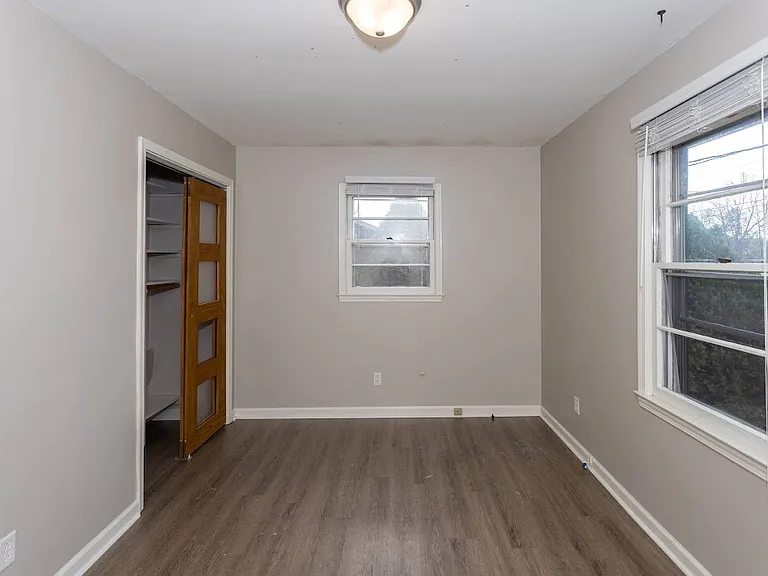 2411 Hunt Club Rd — Photo 19
