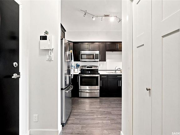 4th image of UNIT 214-545 Hassard CLOSE