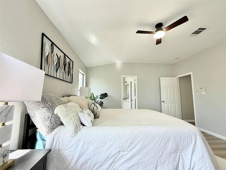 2417 Hallie Ln — Photo 29