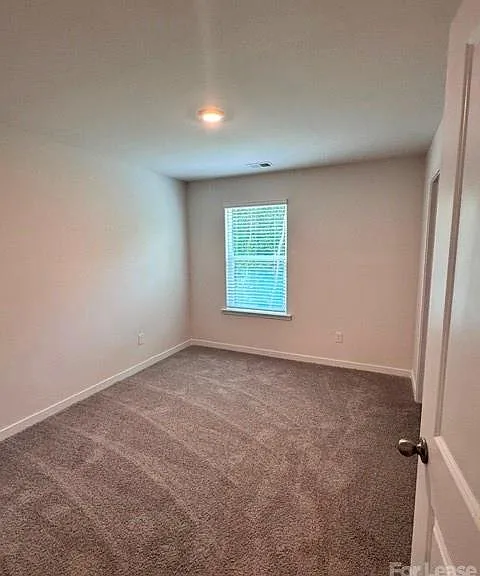 2102 10th St SE — Photo 10