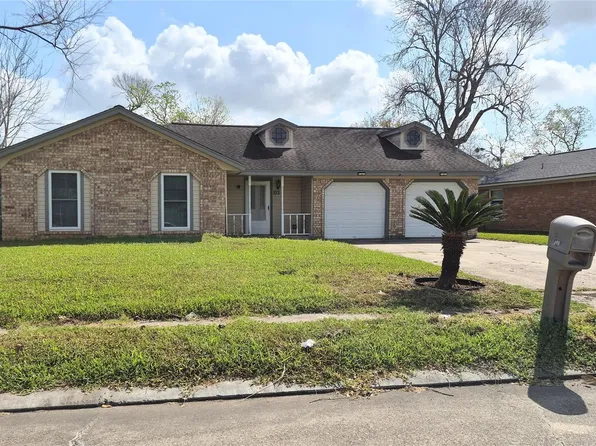 103 Ironwood St, Lake Jackson, TX 77566