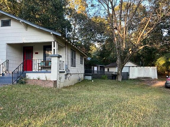 2nd image of 512 Saint Joseph Dr NW