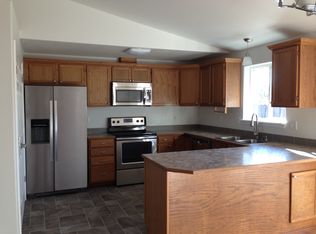 3445 Cherokee Dr, Springfield, OR 97478