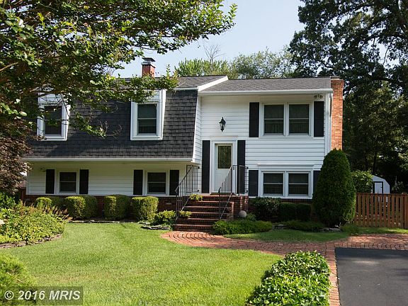 3rd image of 968 Dogwood Tree Dr