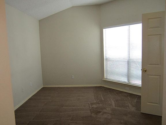 5th image of 336 Crooked Ln