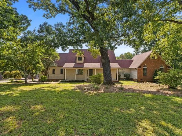 40 Ridings Rd, Campobello, SC 29322