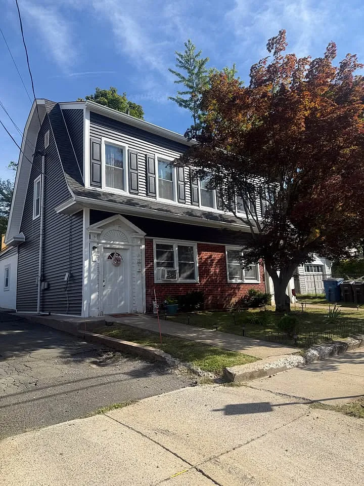 1 bed, 700 sqft, $1,800 — Photo 1