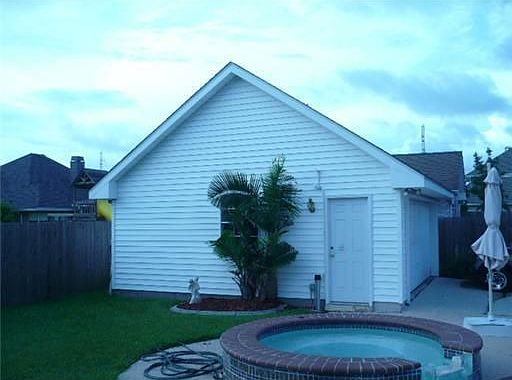 5th image of 150 Bedford Ct