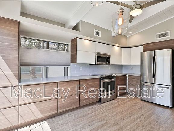 4th image of 1039 W Laguna Dr