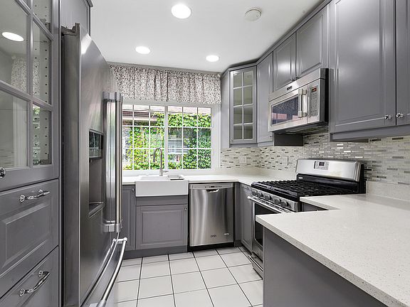 5th image of 4127 N Ottawa Ave