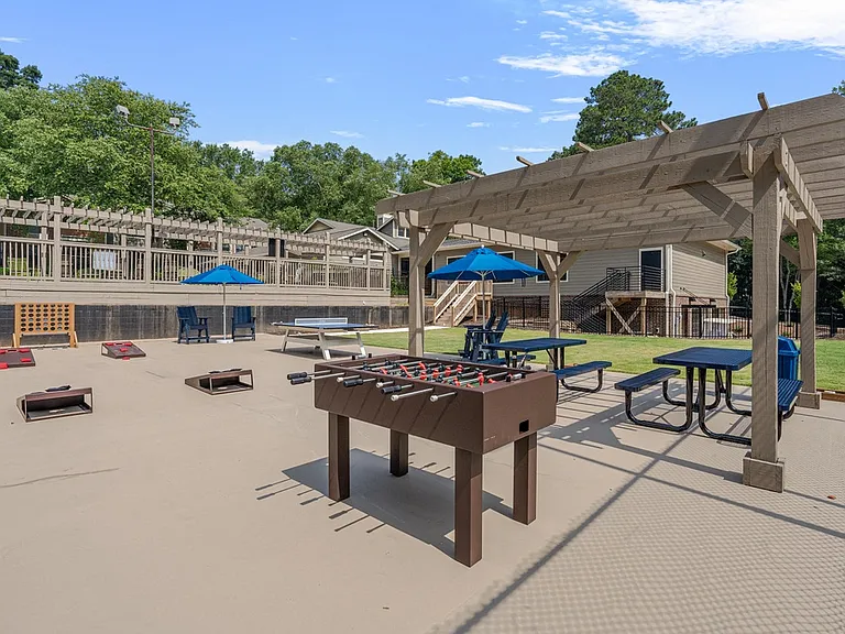 The Retreat at Lake Johnson Apartments — Photo 7