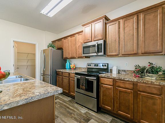 4th image of 12300 Crossfield Dr