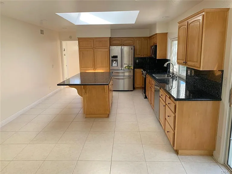 3 Almond Tree Ln — Photo 4