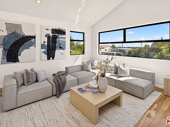 4th image of 3470 Cabrillo Blvd