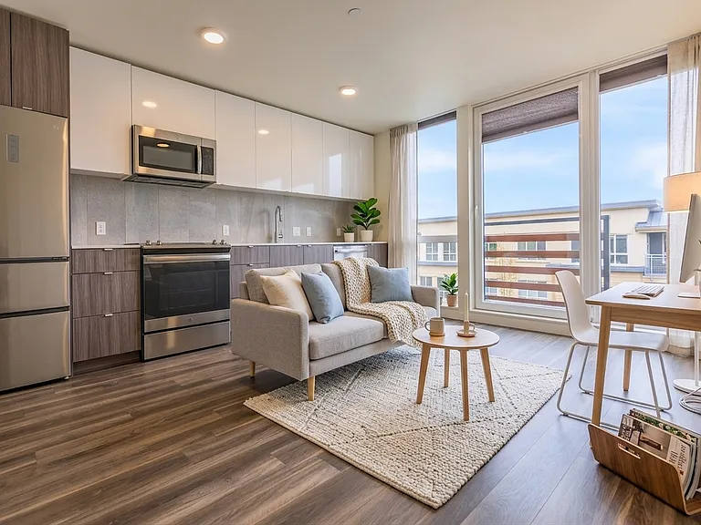 2112 E Denny Way — Photo 5