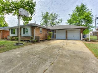 1120 Live Oak Dr, Midwest City, OK 73110