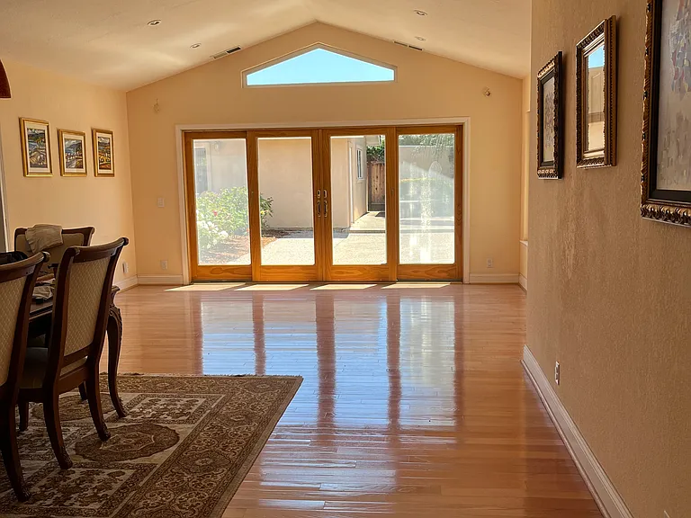 12250 Country Squire Ln — Photo 3