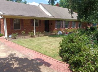 1055 Woodview Dr, Memphis, TN 38117