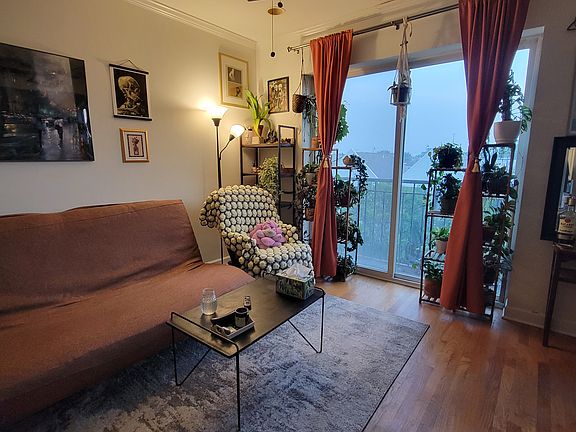 4th image of 3729 N Milwaukee Ave APT 302