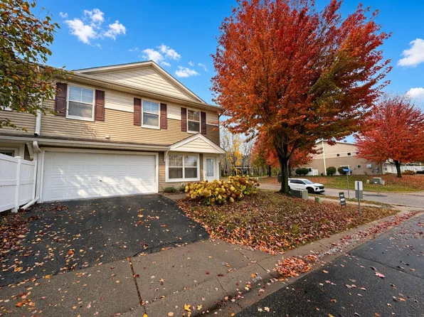 323X Oak View Dr, Saint Paul, MN 55129
