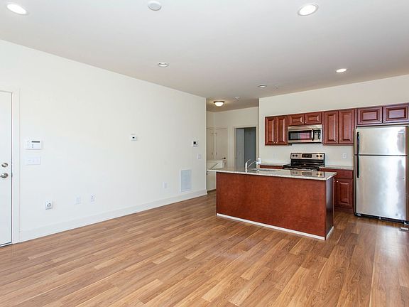 2nd image of 1904 N Marshall St