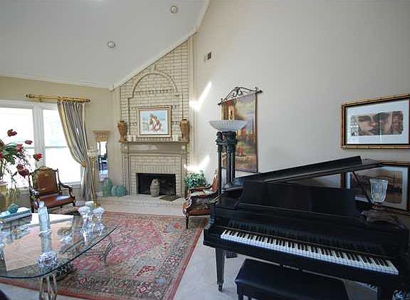 2nd image of 7627 Fairway Forest Dr N