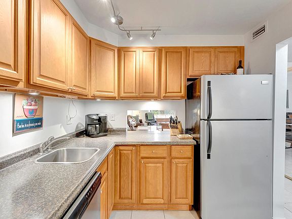 5th image of 2950 NW 46th Avenue #211C