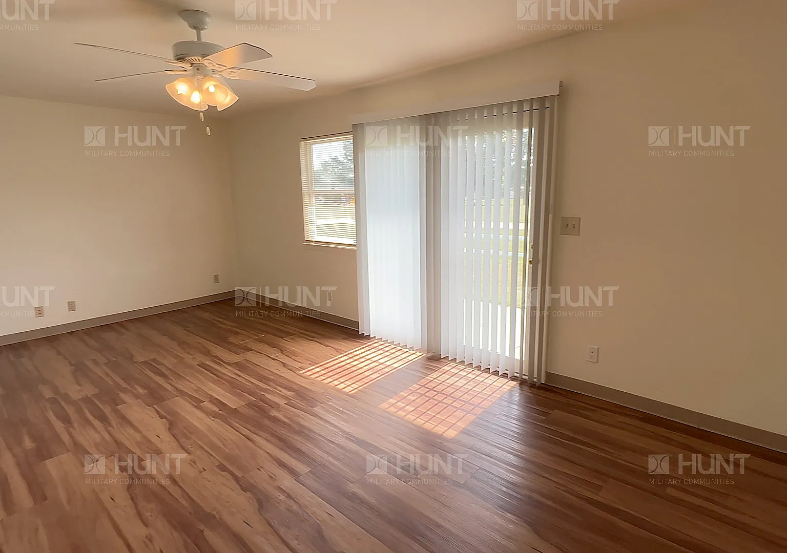 4 bed, 2.5 bath, 1384 sqft, $2,675 — Photo 3